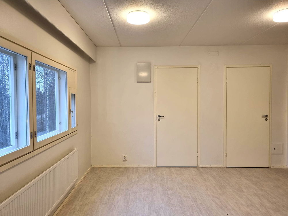 https://cdn.imghoas.fi/27205071/harustie7-kolmioe71-huonenakyma.jpg?class=carousel